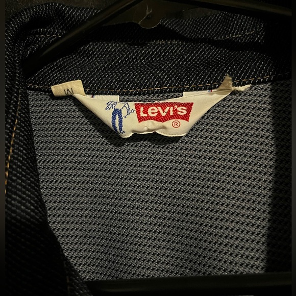 Levi’s button up top - Picture 3 of 5